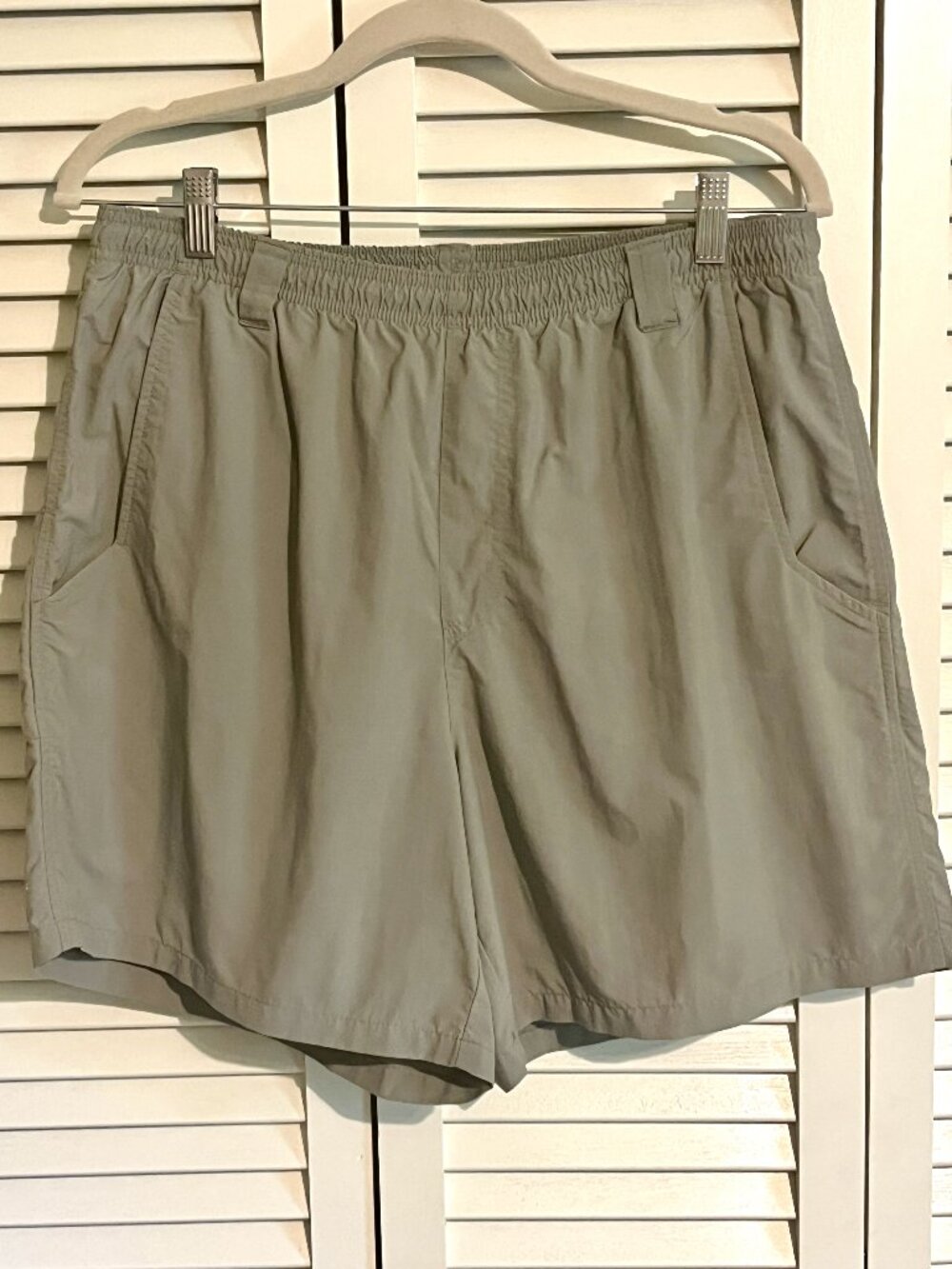 Columbia Omni Shade Shorts * Mens Sz Medium * Green * Mesh Inner Pant * Exc Cnd